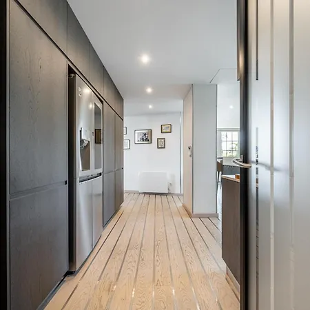 Вилла Extravagant 5-bedroom Mansion