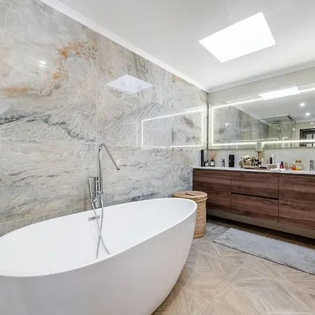 Extravagant 5-bedroom Mansion Вила-Нова-ди-Гая