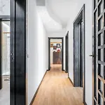 Extravagant 5-bedroom Mansion فيلا نوفا دي غايا