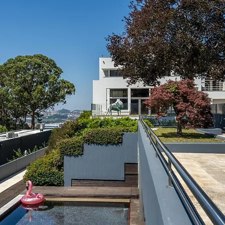 וילה Extravagant 5-bedroom Mansion *