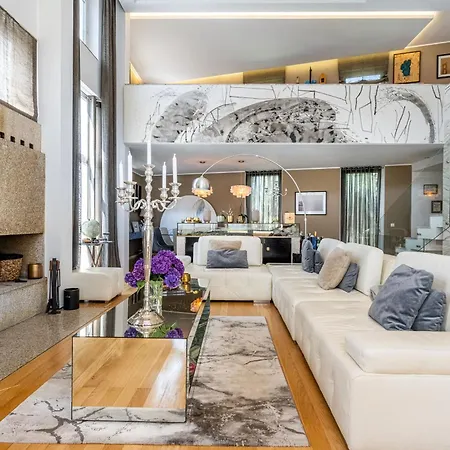 Extravagant 5-bedroom Mansion *