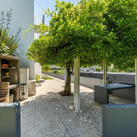 Extravagant 5-bedroom Mansion וילה נובה דה גאיה