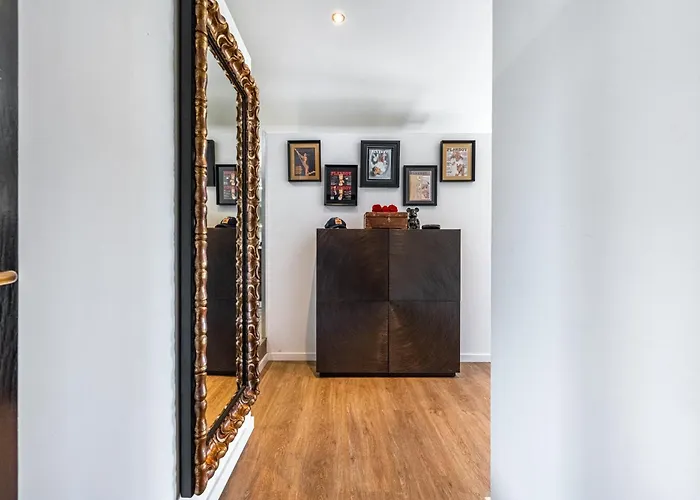 Extravagant 5-bedroom Mansion