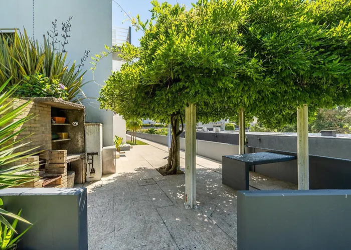 Extravagant 5-bedroom Mansion 加亚新城